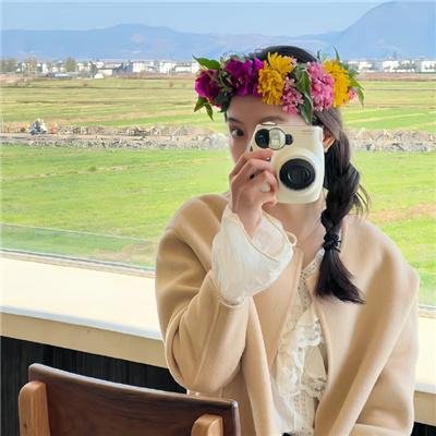 模仿女孩
