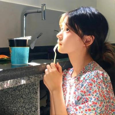 以泥为妆